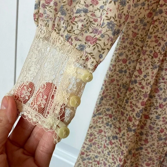 Vintage Cottage Core Gunne Sax Ditsy Floral and Lace Prairie Maxi Dress - Picture 13 of 17
